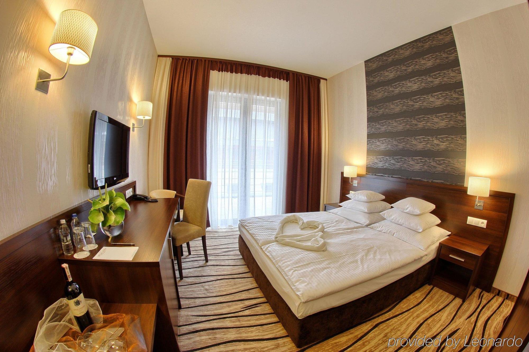 Hotel Arkas Prószków Extérieur photo